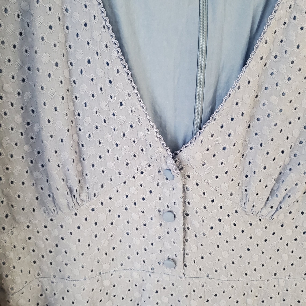 Dress - Picture 3 of 3